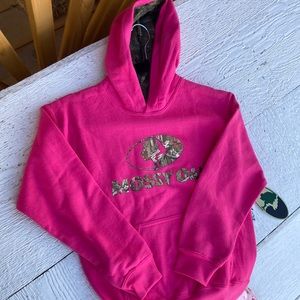 New Pink mossy oak sweatshirt youth